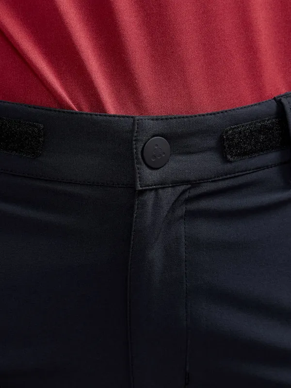1910395-999000_ADV Explore Tech Shorts W_Closeup4.jpg